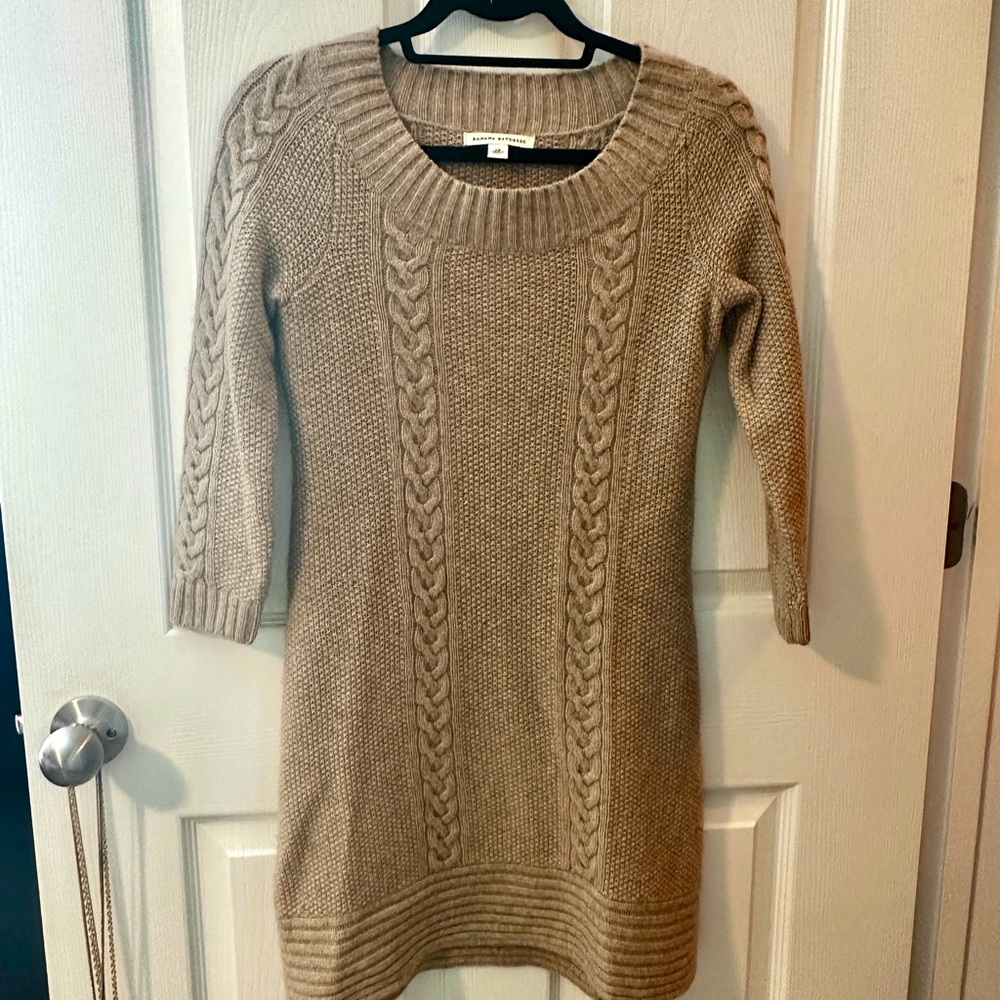 Fall Sweater Dress (Camel/Oatmeal Neutral Color) Banana Republic XS